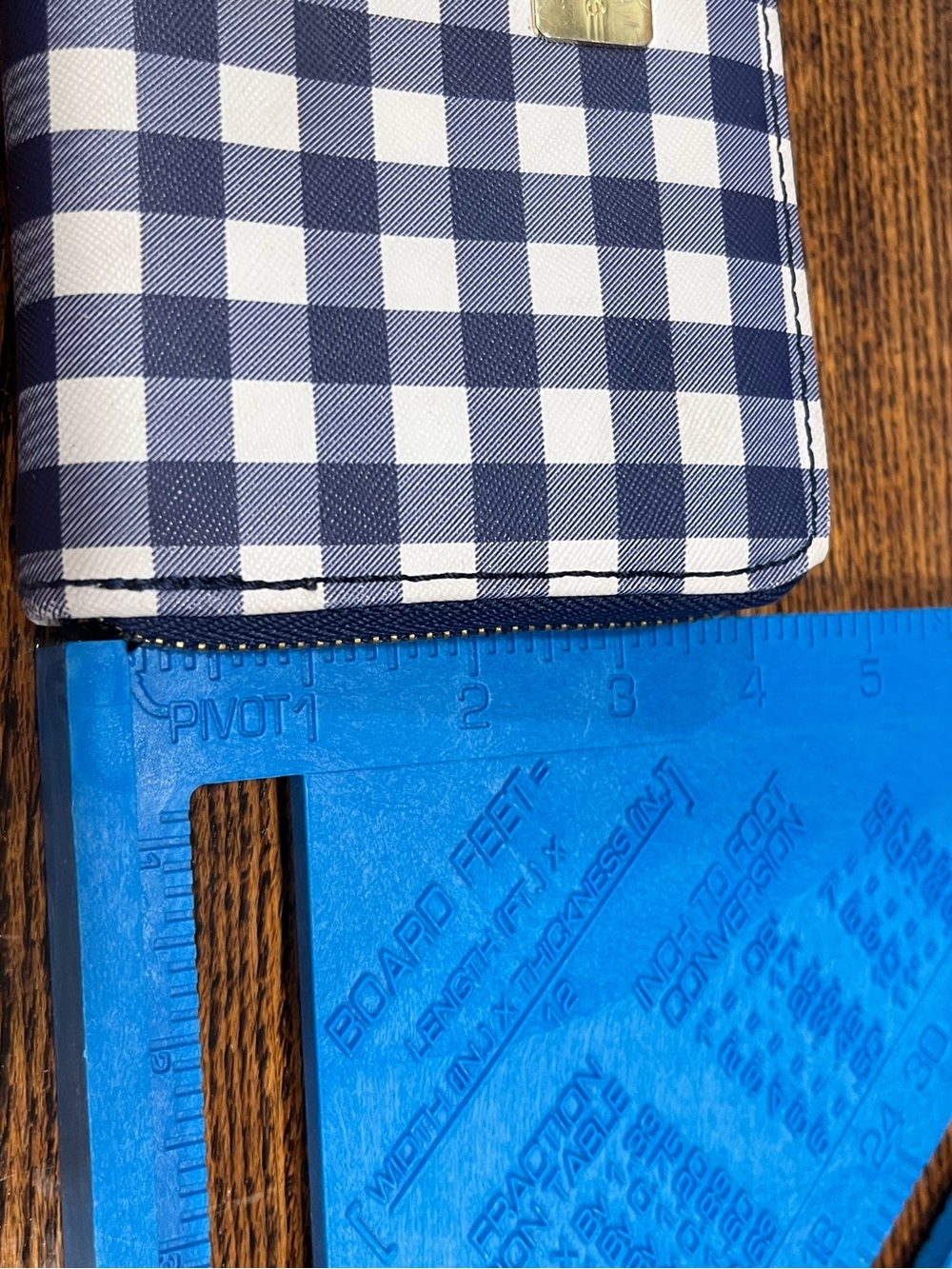 Liz Claiborne Navy & White Gingham Zip-Around Wallet - Picture 4 of 5